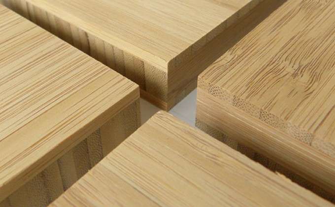 Sandwich construction bamboo plywood